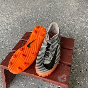 Nike size 6 athletic cleats.